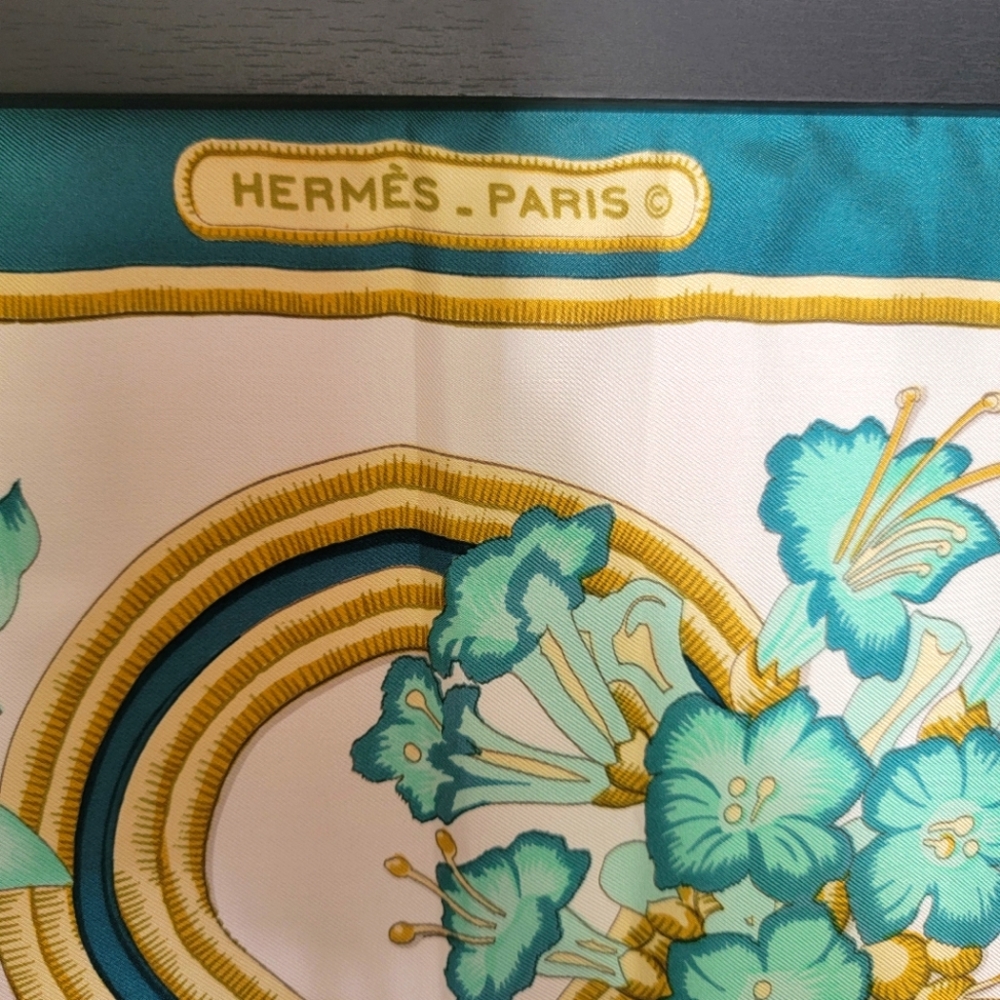 RARE Authentic "Caraíbes" Hermes Silk Scarf birds & floral - Picture 10 of 10